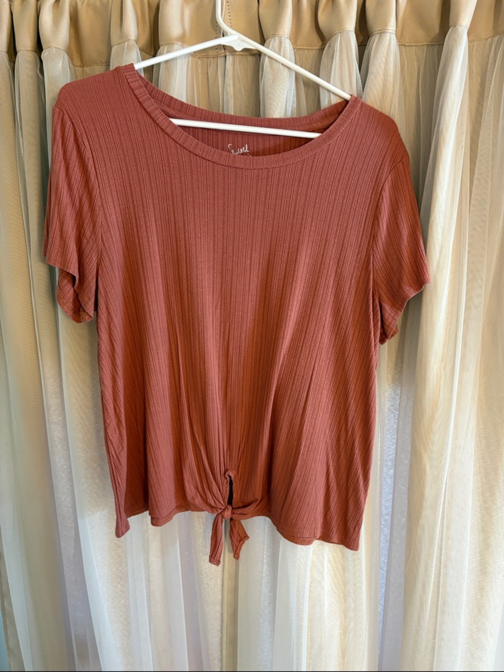 Junior Pink Rust Knot-Front Ribbed Tee - Picture 5 of 6